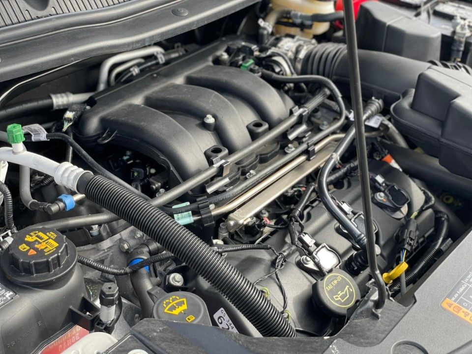 Fahrzeugabbildung Ford Explorer 3.5 V6 XLT 7 Sitzer 35.000 KM