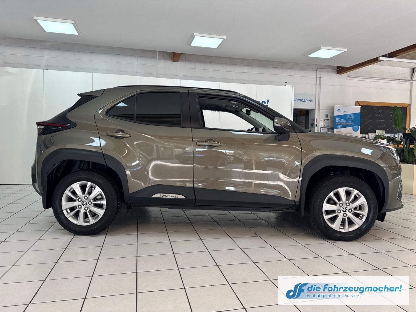 Fahrzeugabbildung Toyota Yaris Cross ACTIVE Hybrid DAB Spurhalteass. Fern