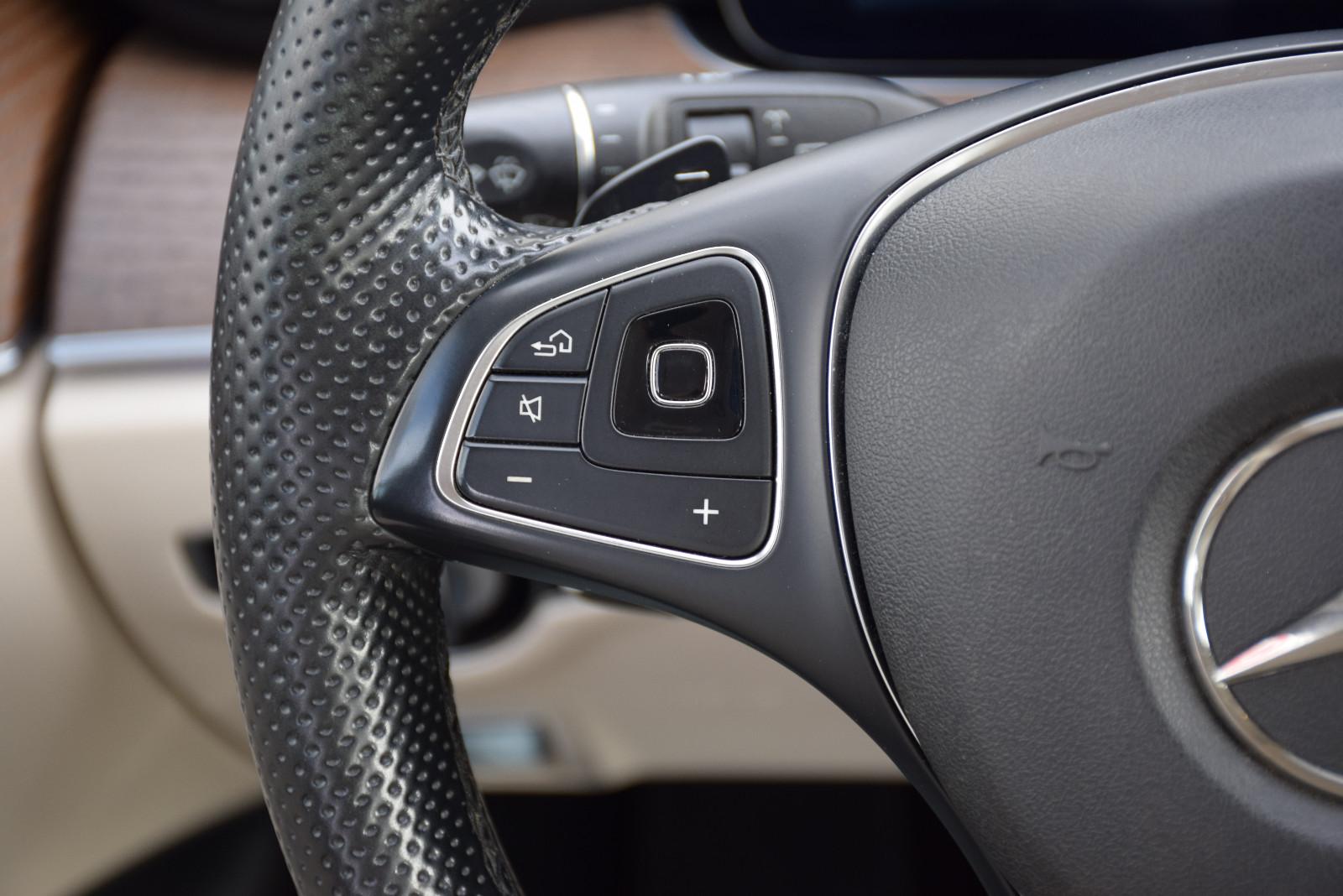 Mercedes-Benz E 220 d T-Modell Avantgarde LED KAMERA AHK SHZ