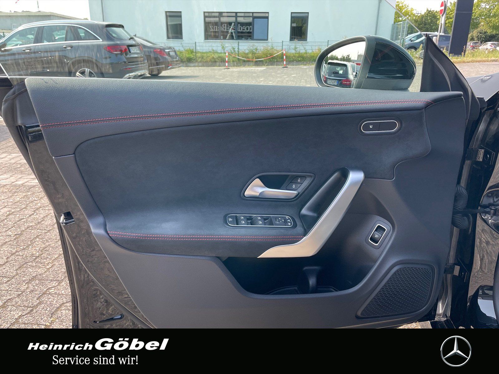 Fahrzeugabbildung Mercedes-Benz CLA 200 d AMG+AHK+360°+SPUR-P+AMBIENTE+CARPLAY