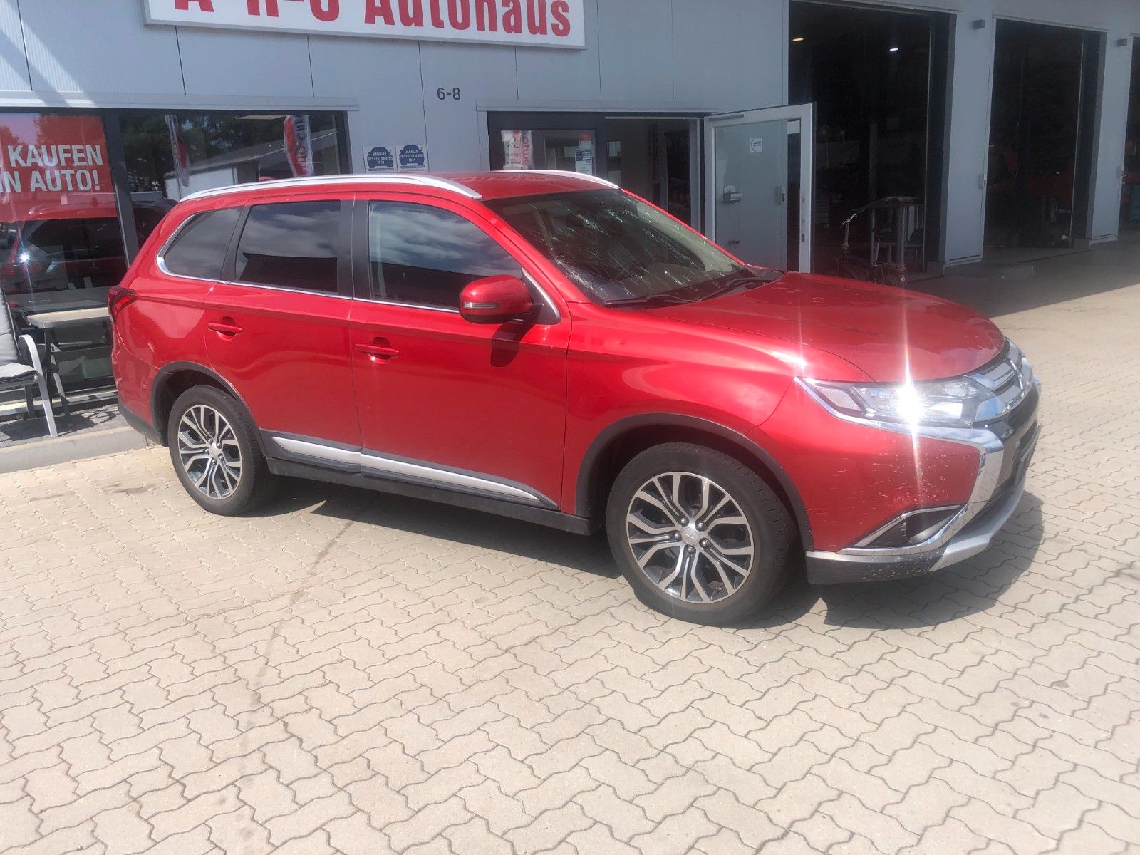 Fahrzeugabbildung Mitsubishi Outlander Edition 100 2WD Hagelschaden