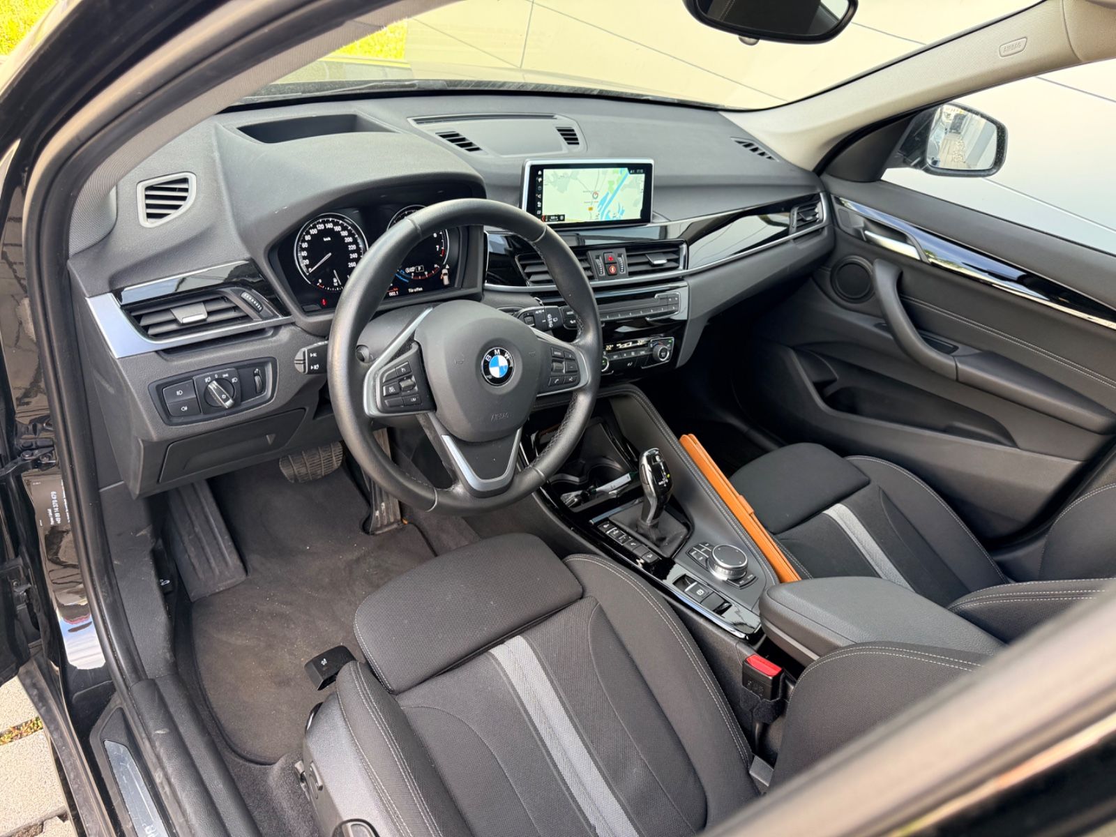 BMW X1 xDrive 25i Sport Line/Navi/LED/Head-UP foto 20