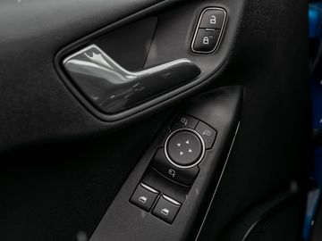 Ford Fiesta 1.0 Titanium Exclusive-Paket Kamera LED