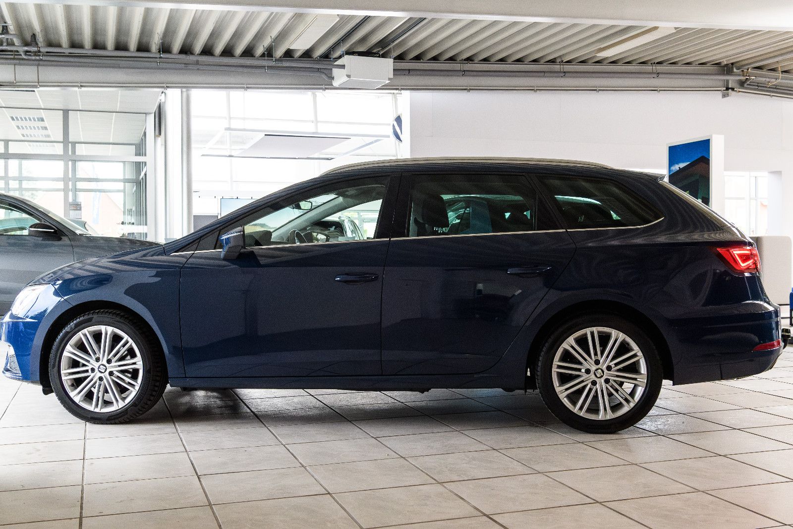 Fahrzeugabbildung SEAT Leon ST Xcellence DSG+Navi+AHK+LED