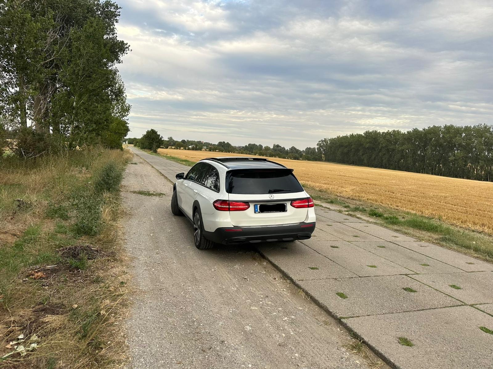 Mercedes-Benz E 220 d 4MATIC T Autom. All Terrain 