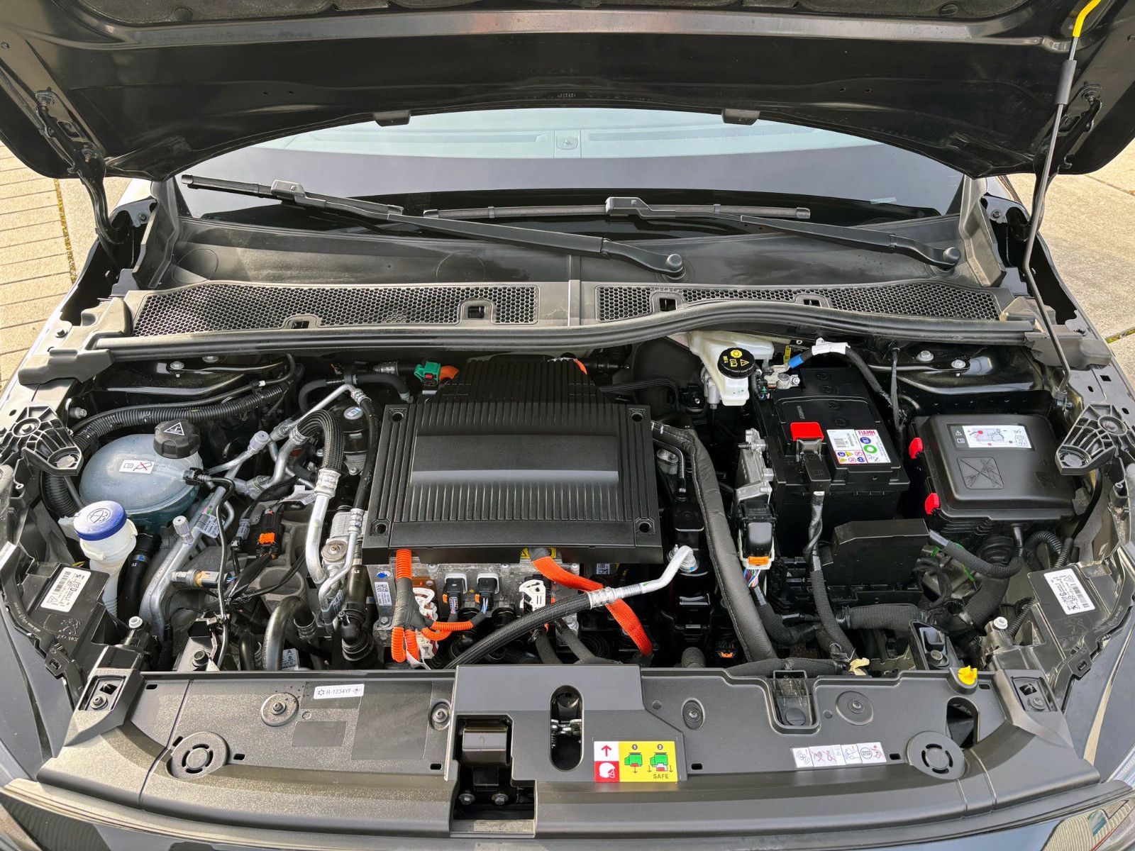 Fahrzeugabbildung Peugeot 208-e Active Pack 50kWh LED SHZ NAV KLIMA PDC BT