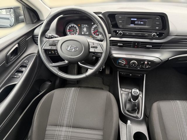 Fahrzeugabbildung Hyundai i20 1.2 Select +KLIMA+PDC+SHZ+RADIO+TEMPOMAT+UVM