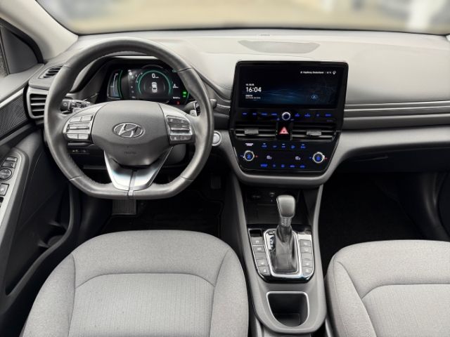 Fahrzeugabbildung Hyundai IONIQ Style Plug-In Hybrid 1.6 GDI +NAVI+KLIMA+P