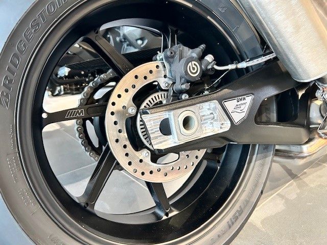 Fahrzeugabbildung BMW S 1000 R VOLL!  Carbon+M- Frästeile