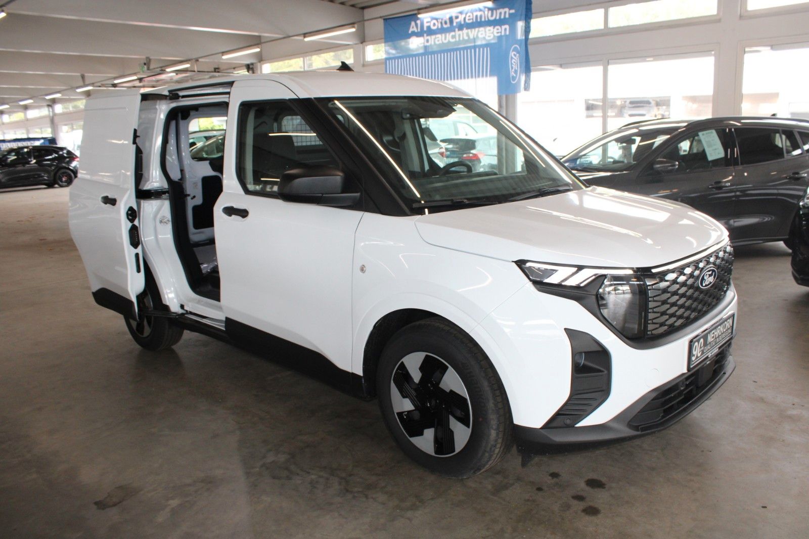 Fahrzeugabbildung Ford Transit Courier BEV TREND Klima Winter Fahrerass