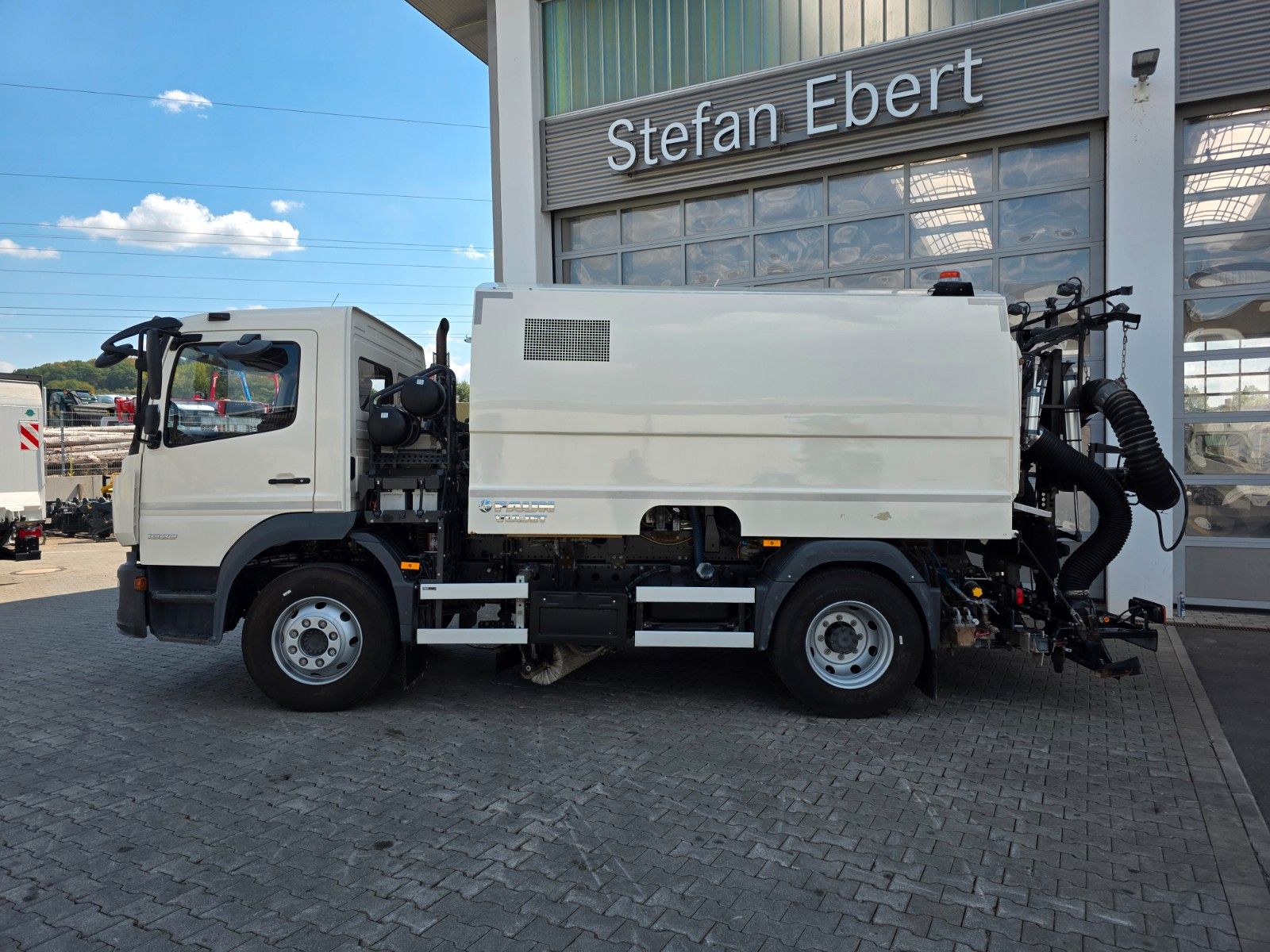 Fahrzeugabbildung Mercedes-Benz Atego 1323 LKO FAUN VIAJET 6 R H - Heckabsaugung