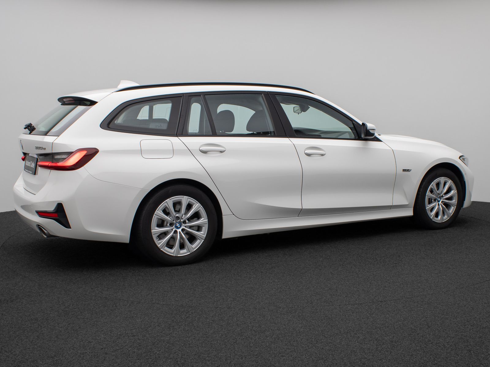 Fahrzeugabbildung BMW 320e DAB CockPitPro Alarm Geschwindigkeitsreg