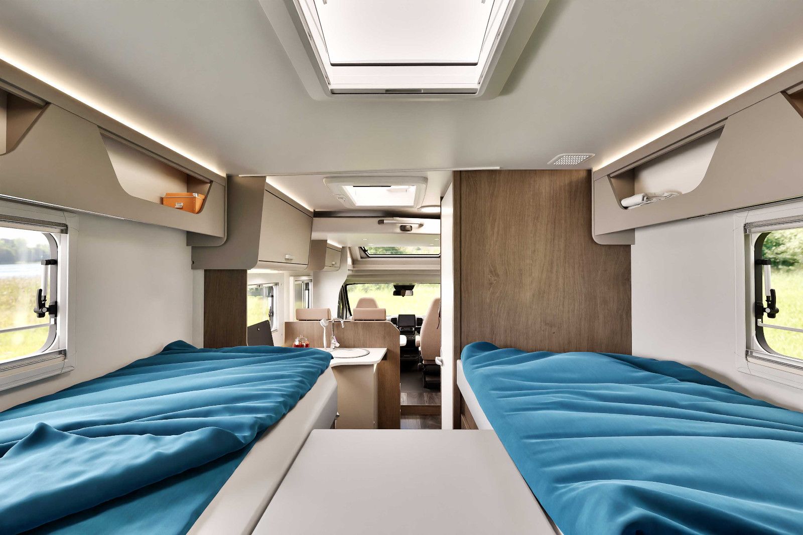 Fahrzeugabbildung Carado T338 Ed26 Ford Trail - Sie paren über 9.225€