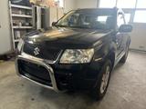 Suzuki Grand Vitara 1.9 DDIS Black and White - Suzuki Grand Vitara: Ddis