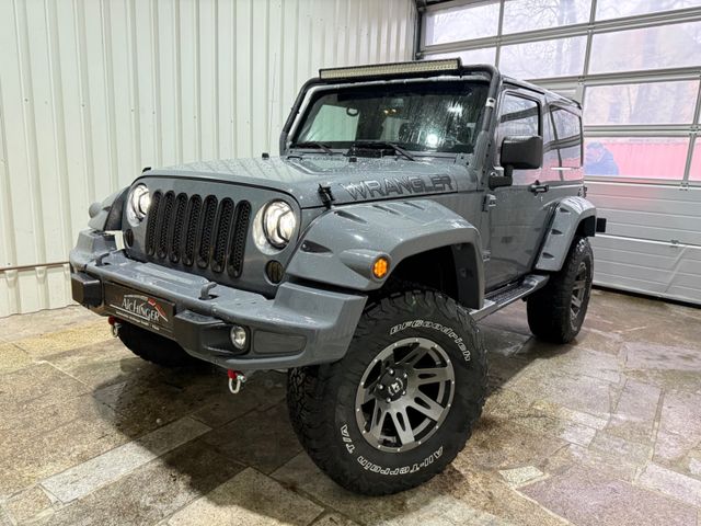 Jeep Wrangler Unlimited Sahara 2.8 Aut.4x4 Fox