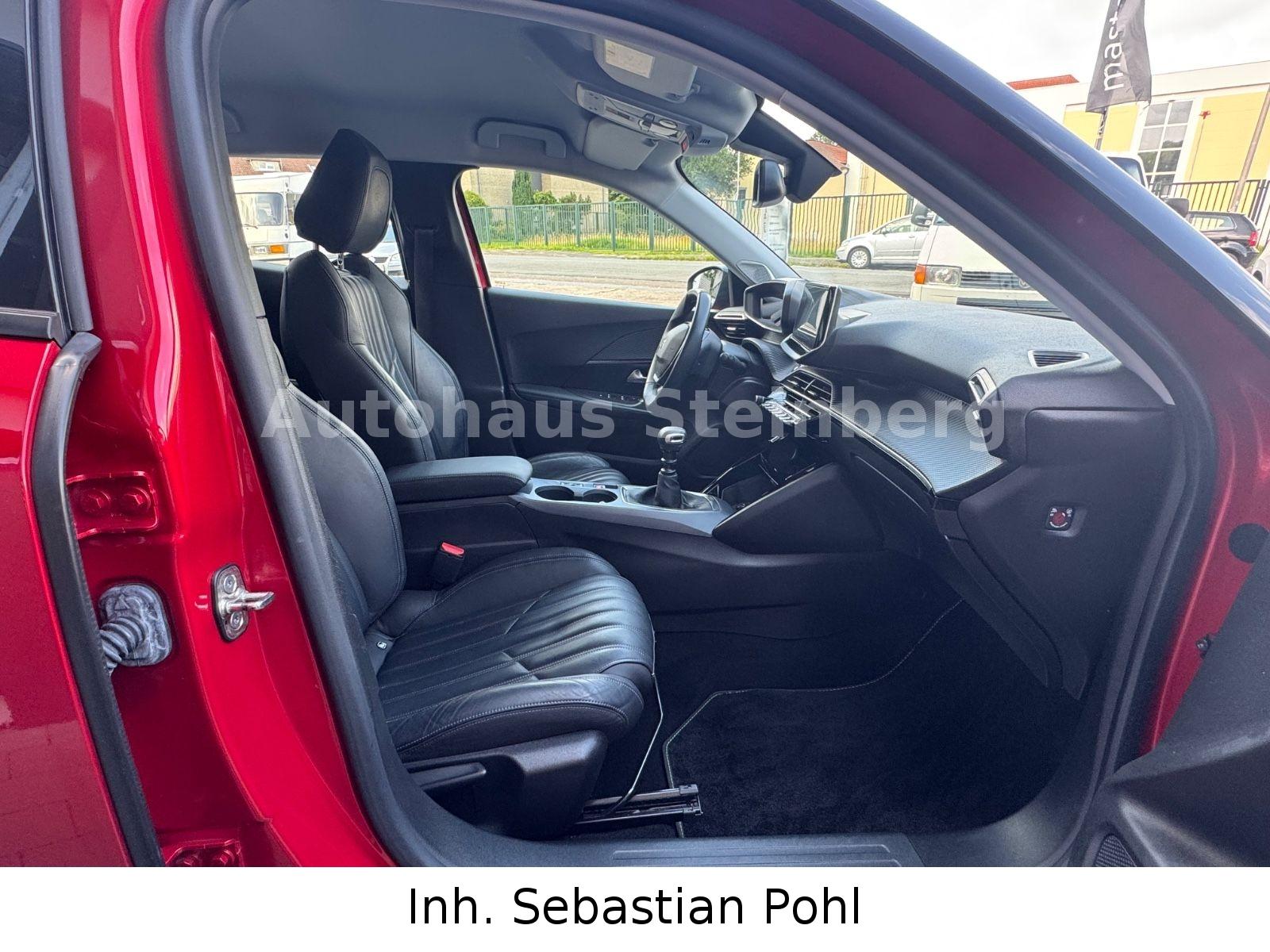 Peugeot 2008 Allure*LED*APP*NAVI*LEDER*1.HAND
