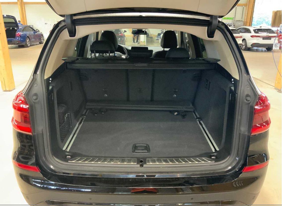 Fahrzeugabbildung BMW X3 xDr 20d AT8 LED/ACC/LEDER/VIRTU/NAVI/HIFI/DAB