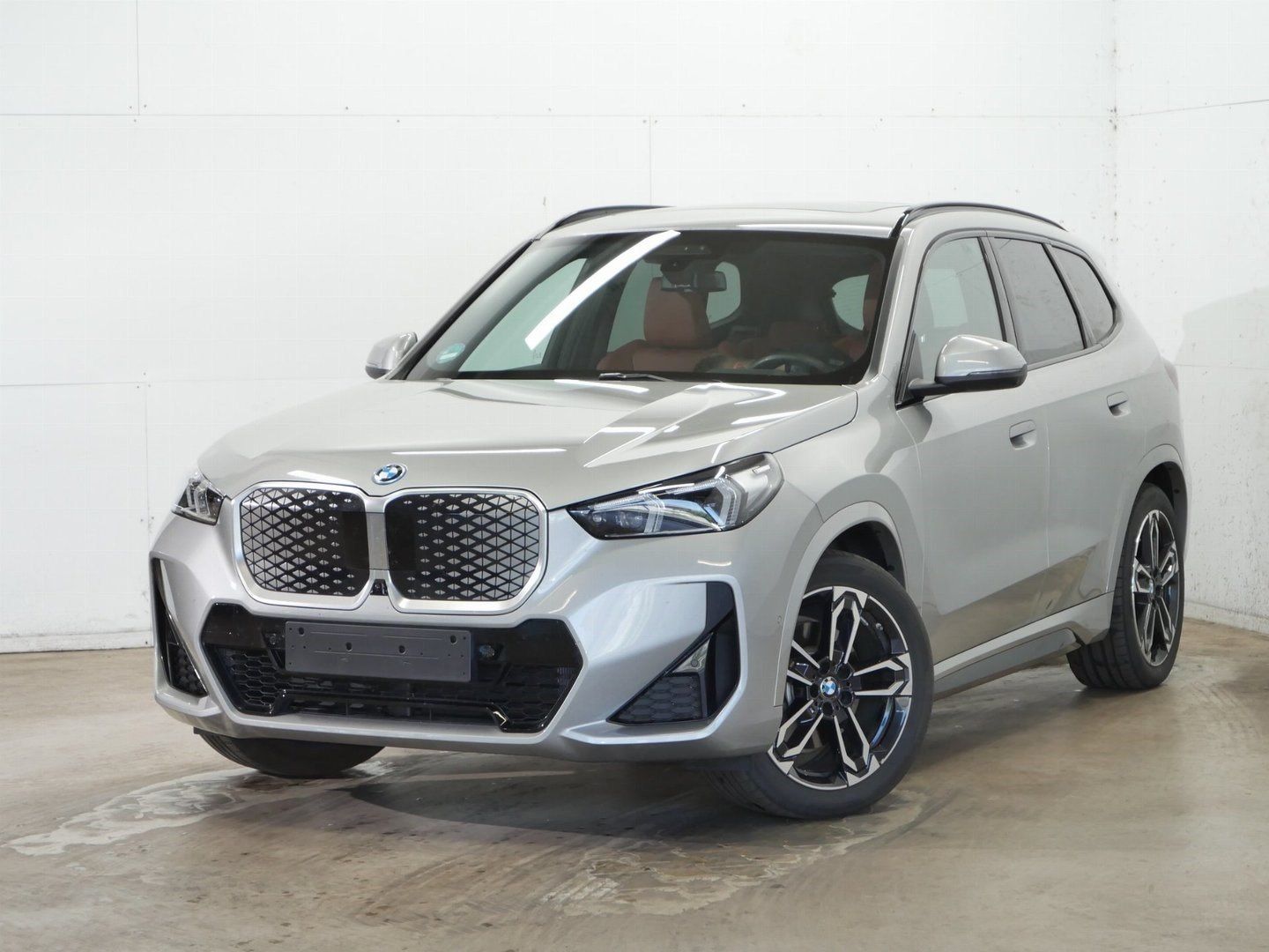 BMW iX1 - Bild 13