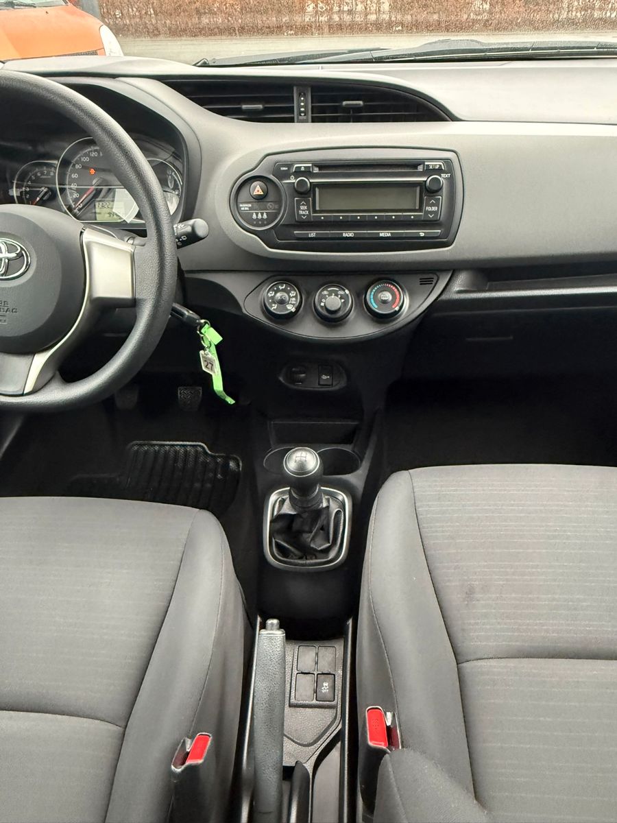 Fahrzeugabbildung Toyota Yaris Basis