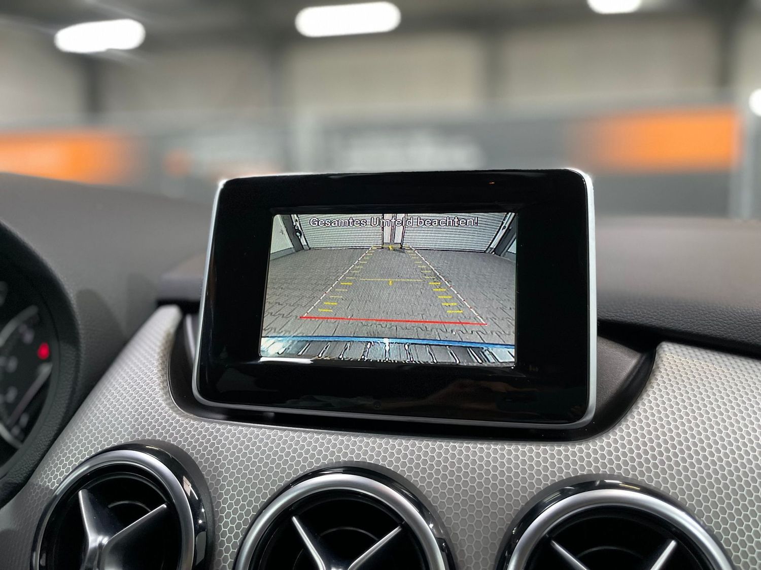 Fahrzeugabbildung Mercedes-Benz B 250 Sport #Bi-Xen#Kamera#Memory#Harman-Kardon