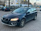 Volvo XC70 Momentum AWD - Volvo XC70: Momentum