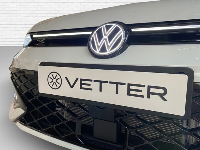Fahrzeugabbildung Volkswagen Golf VIII Variant 1,5 l eTSI R-Line DSG KLIMA LE