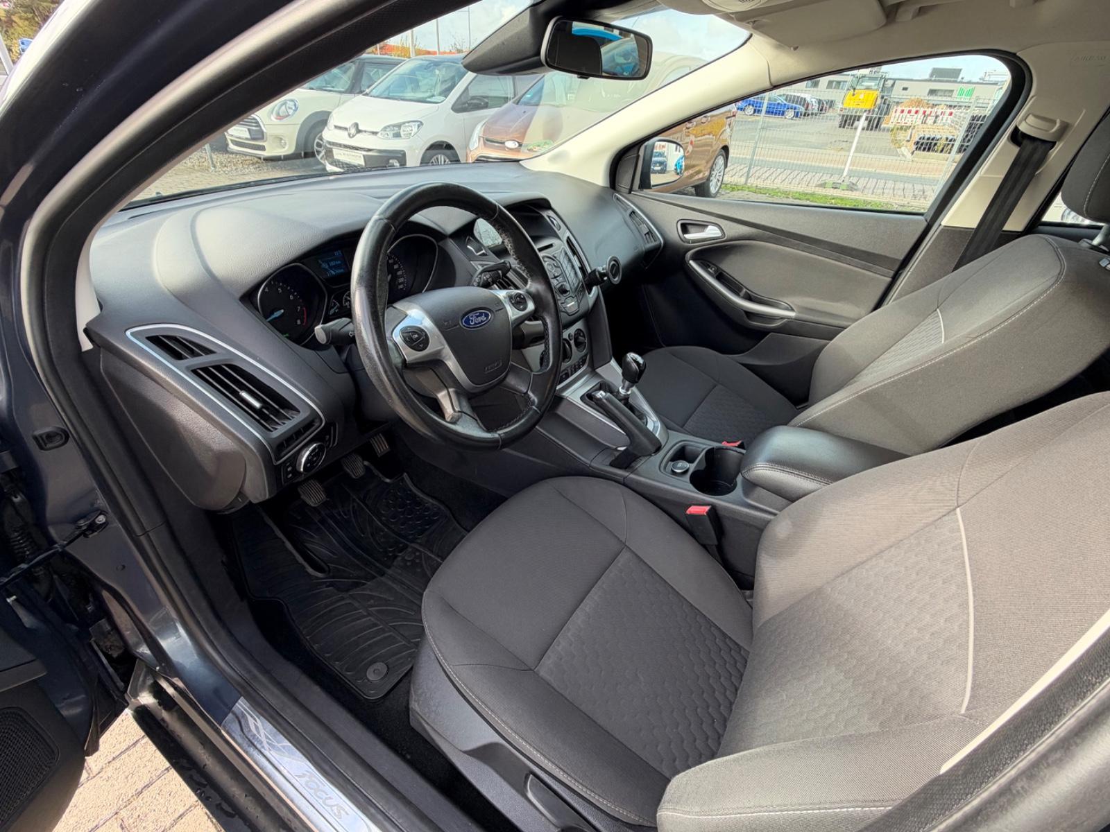 Ford Focus 2014 — photo 7