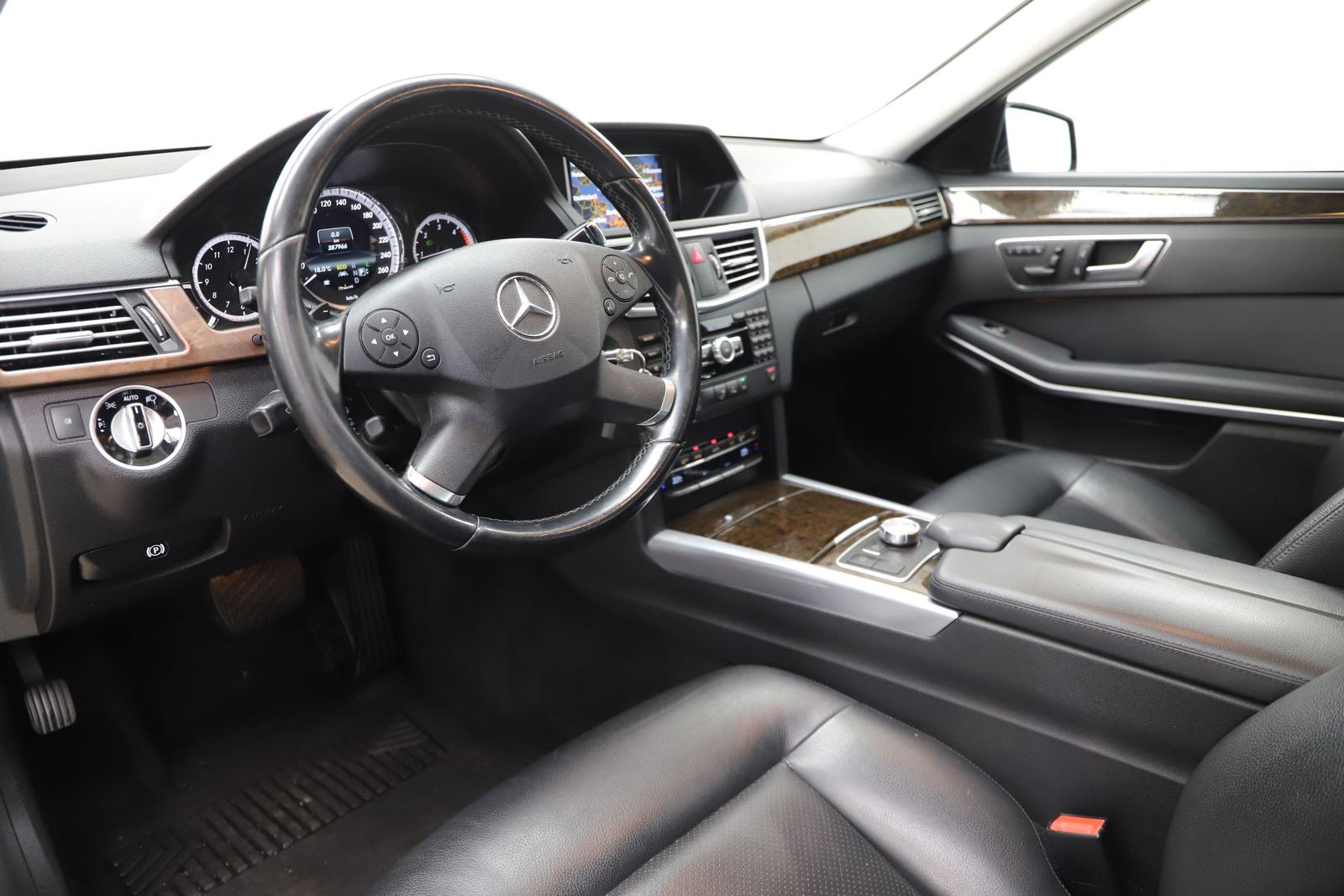 Mercedes-Benz  E 220 CDI 170PS 7G-Tronic T ACC AHK  El.Heck