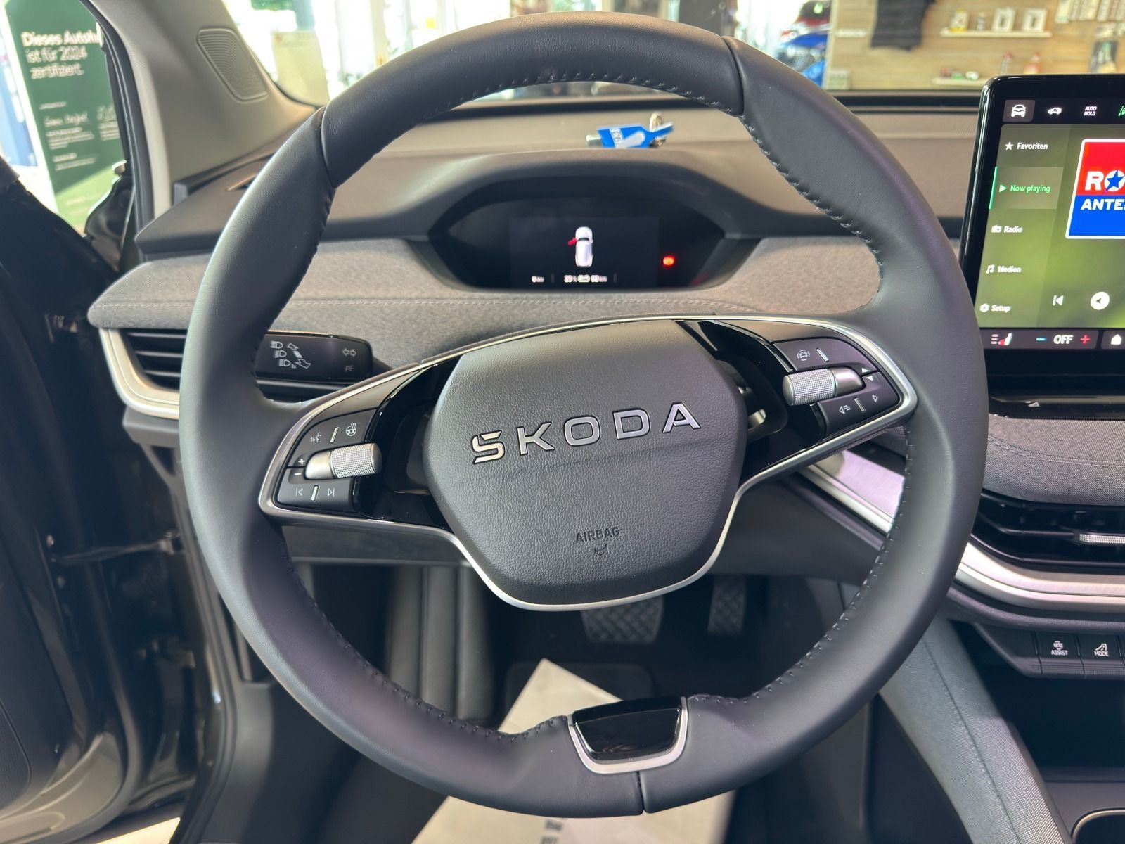 Fahrzeugabbildung SKODA Enyaq 60 Lodge*RFK*AHK*20Zoll*eHeck