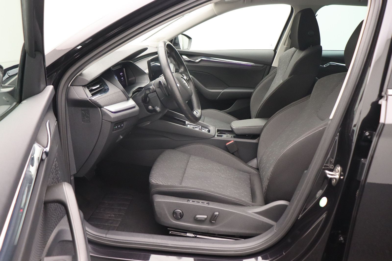 Fahrzeugabbildung SKODA Octavia Combi First Edition DSG LED ACC  Kamera