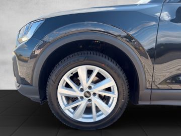 Audi Q2 35 TFSI basis 7-Gang S tronic|Kamera|Navi|LED