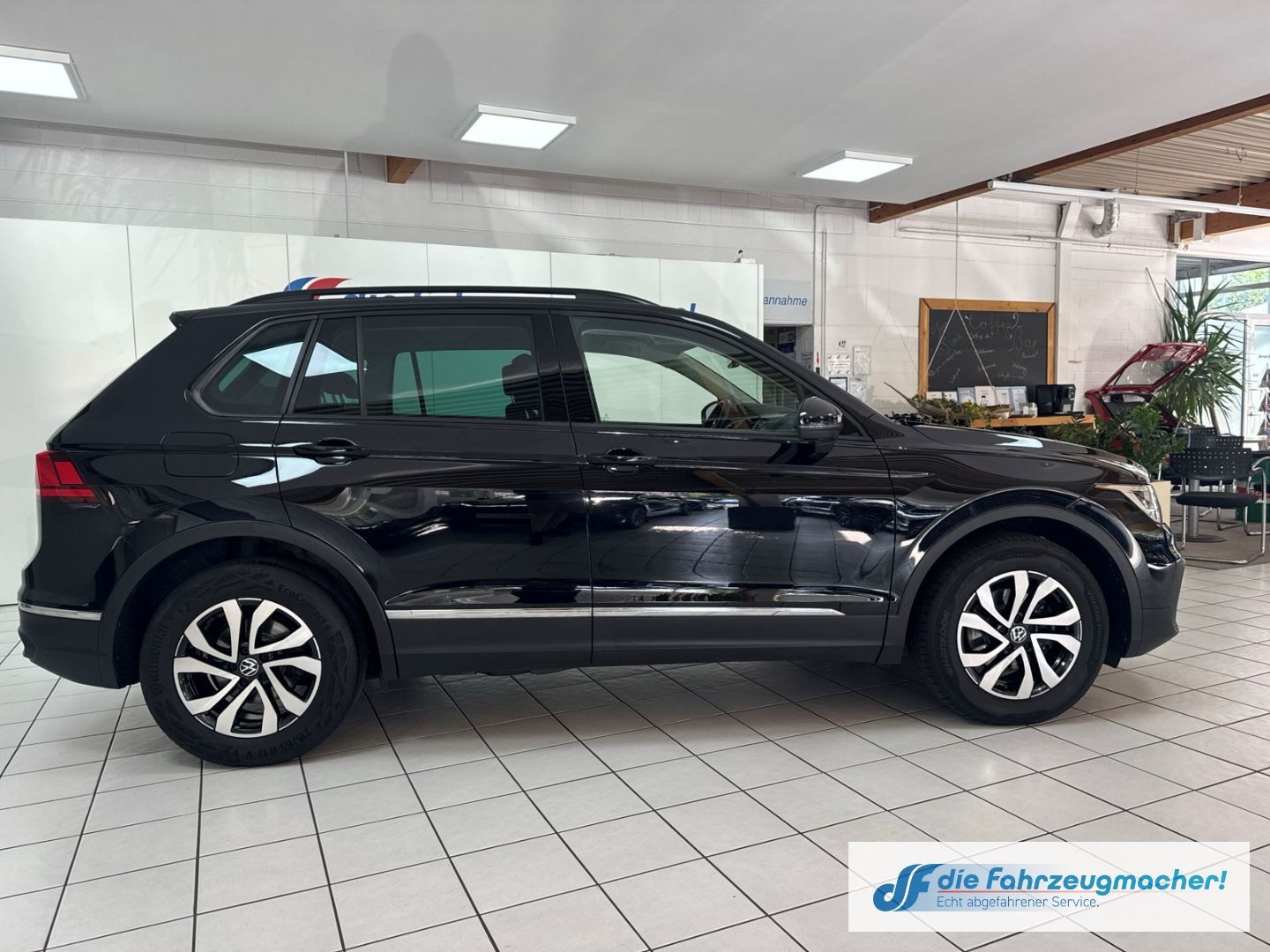 Fahrzeugabbildung Volkswagen Tiguan Life 1.5 TSI BMT Start-Stopp EU6d AHK-kla