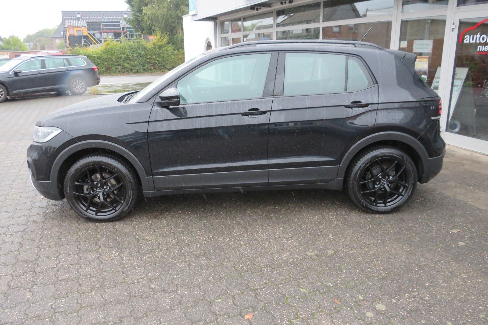 Fahrzeugabbildung Volkswagen T-CROSSLife LED SPORTP. SITZH. NAVI APP "AKTIONS