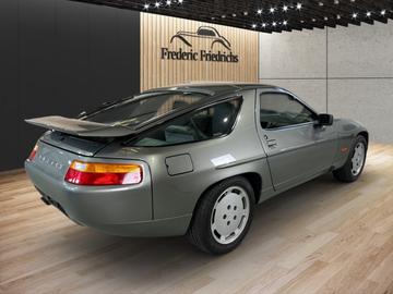 1988 Porsche 928 照片 3