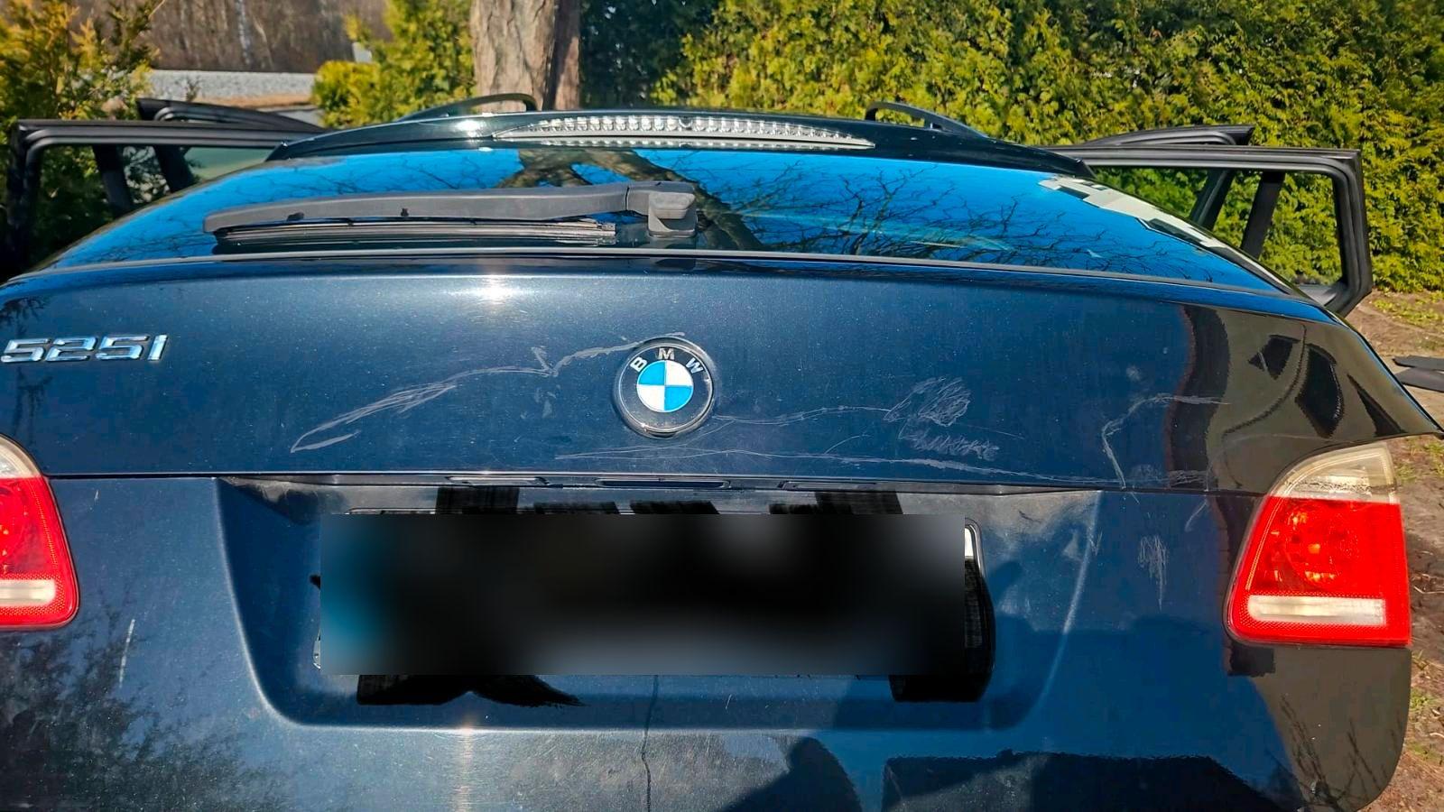 BMW 520 2004 — interior