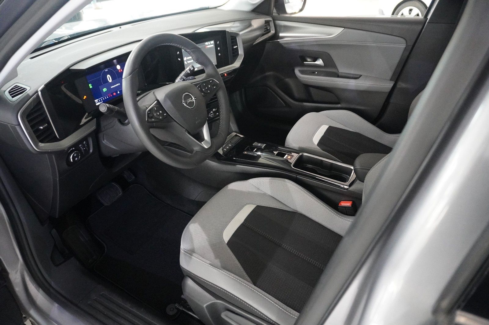 Fahrzeugabbildung Opel Mokka 1.2T ELEGANCE NAVI/LED/KAMERA/SH/SPORT/DAB