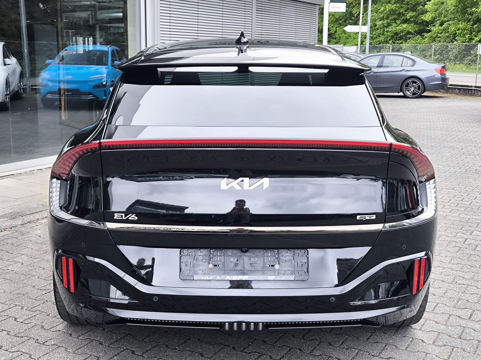 Fahrzeugabbildung Kia EV6 GT 4WD WERKSGAR+NAVI+LED+SHZ+WP+KAM+ACC+DAB+