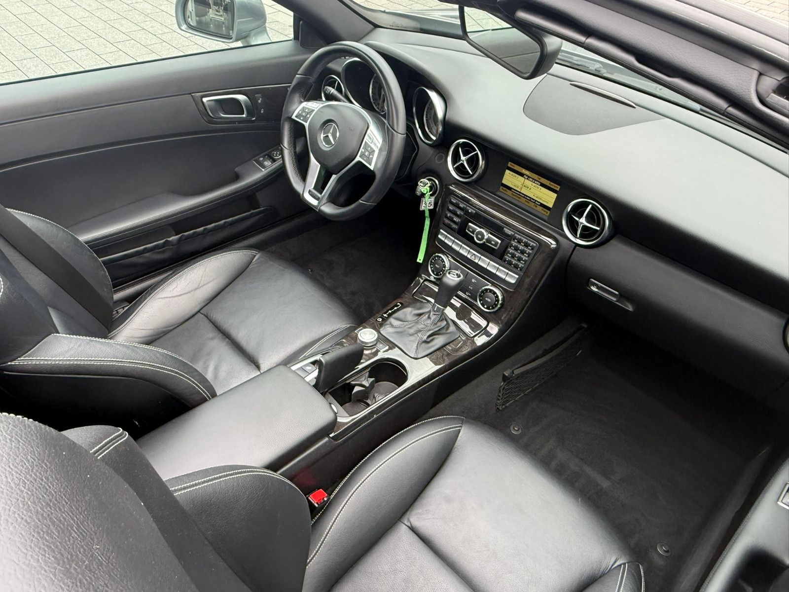 Fahrzeugabbildung Mercedes-Benz SLK 200 Roadster NAVI KLIMA LEDER AIRSHAFT PDC