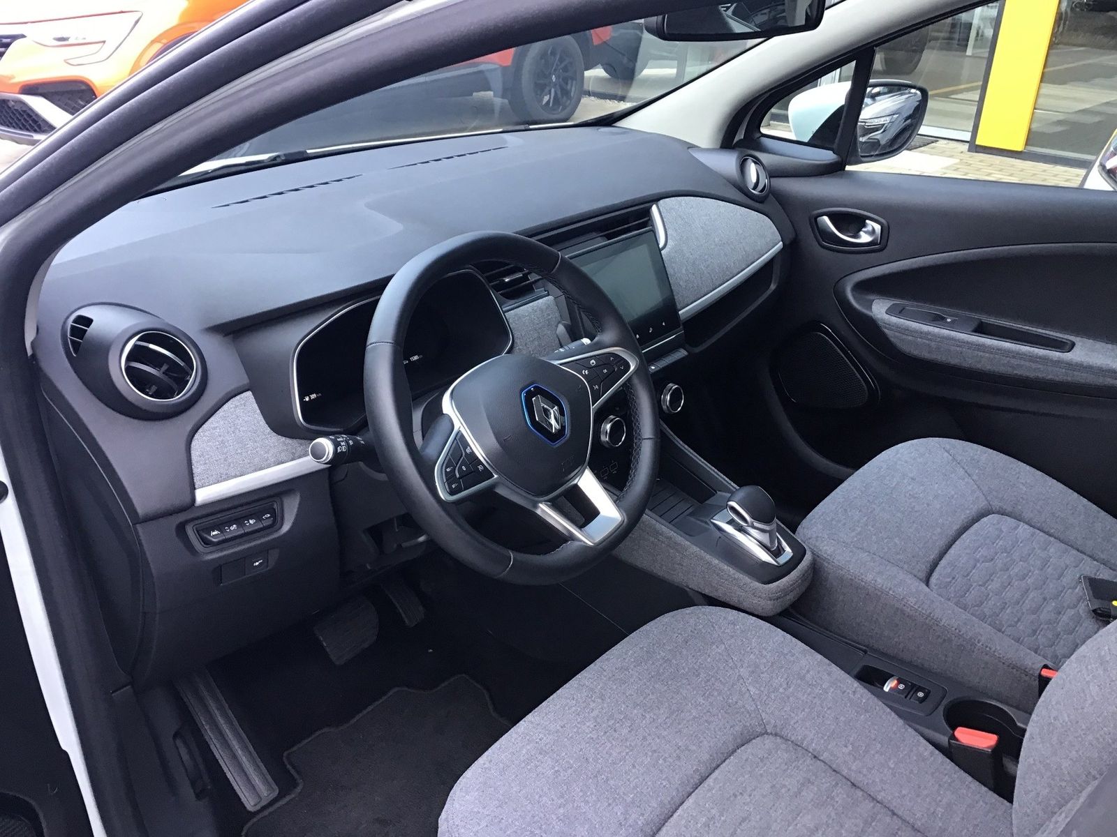 Fahrzeugabbildung Renault ZOE EXPERIENCE inkl. BATTERIE/NAVI/