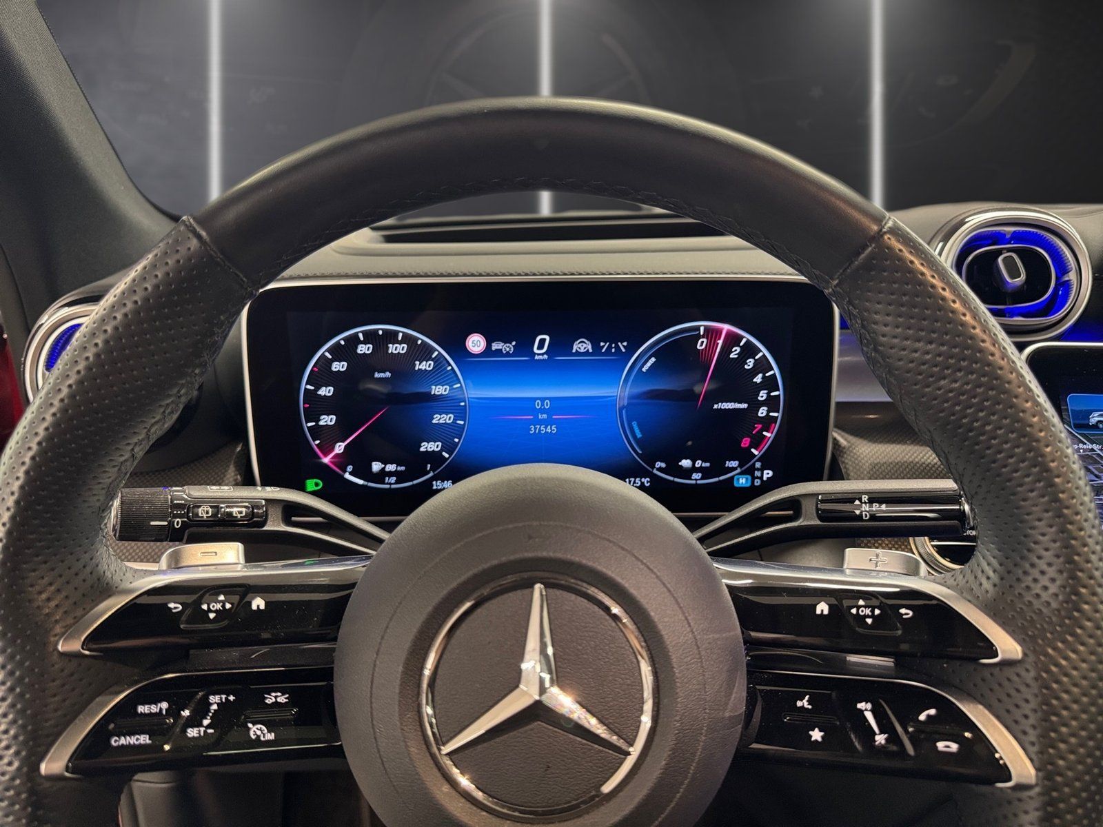 Fahrzeugabbildung Mercedes-Benz GLC 300 e 4M*AMG*Pano*AHK*DigitalL*Distronic*360