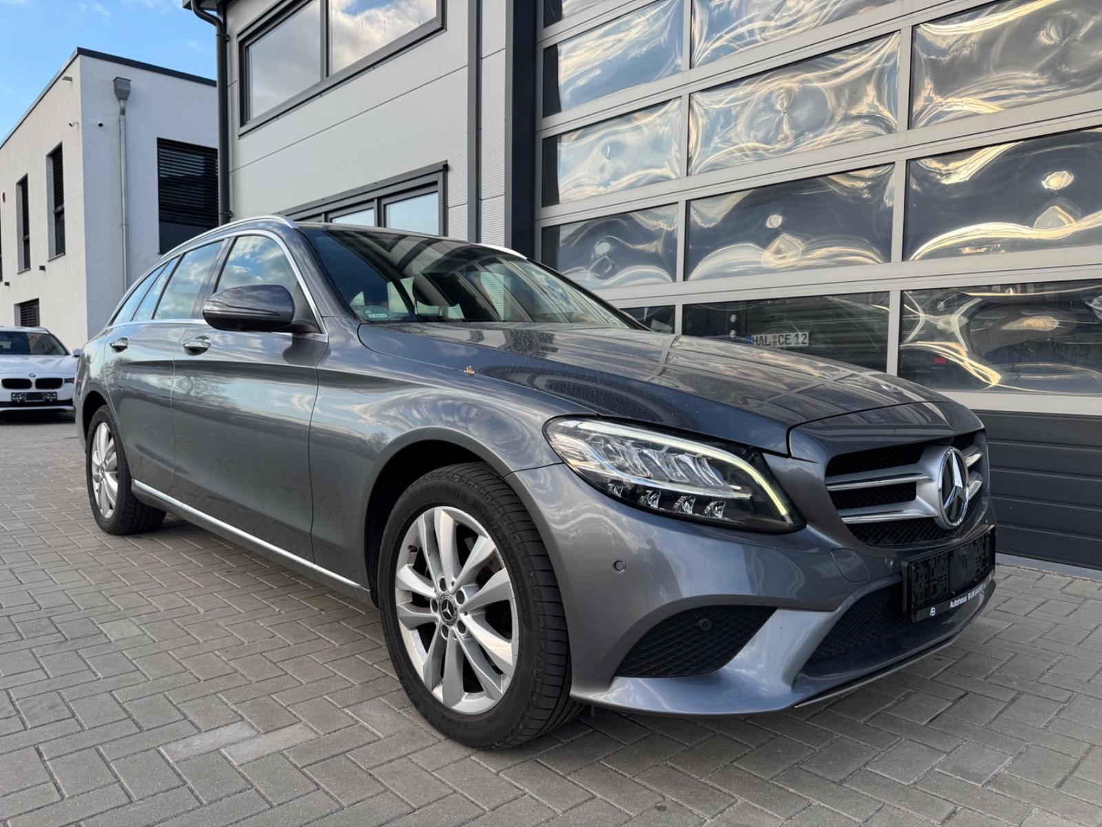 Mercedes-Benz C 220d T 4Matic LED Tacho Digital 360°
