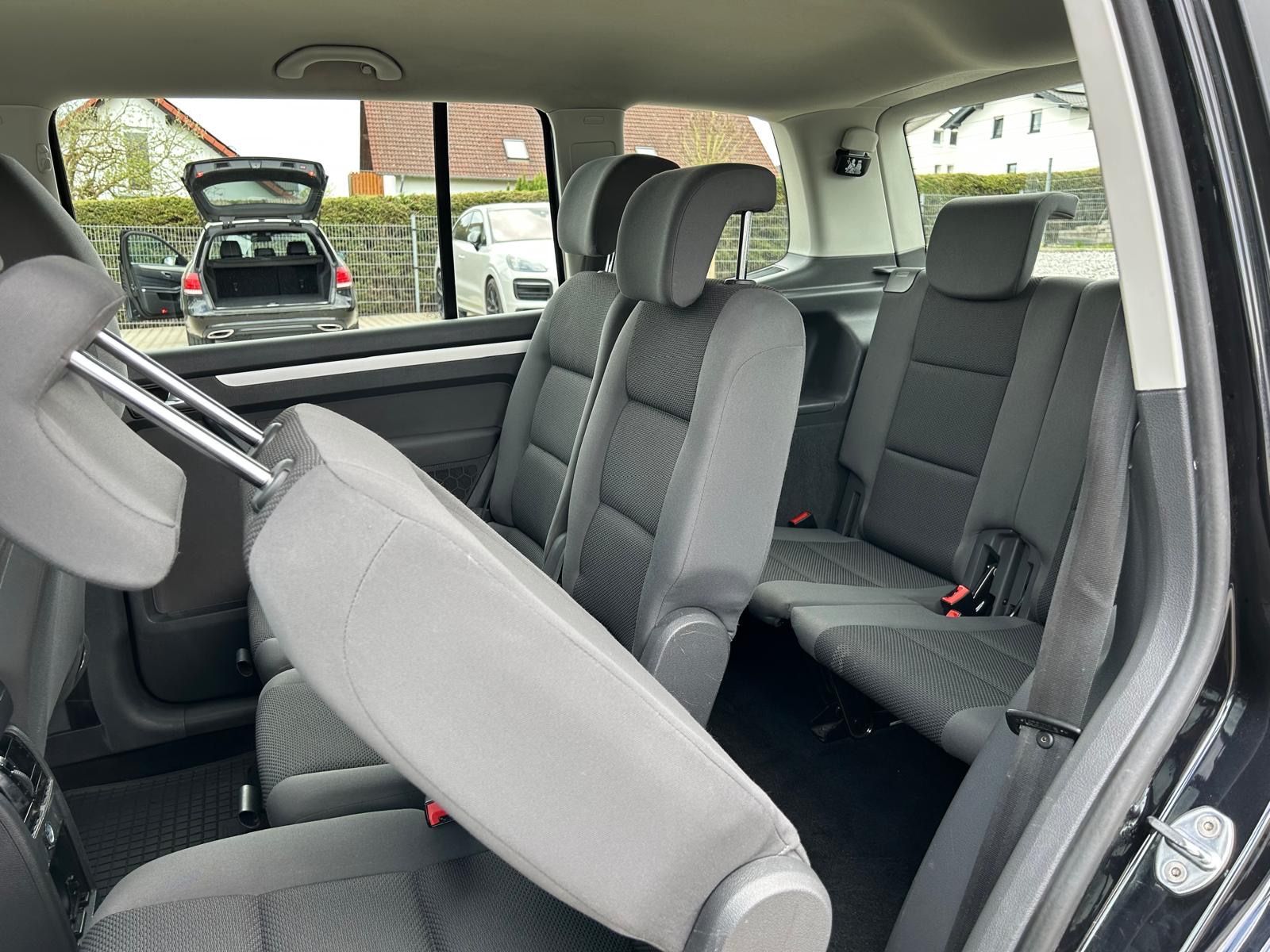 Fahrzeugabbildung Volkswagen Touran 1.6 TDI°7 Sitzer°Shz°Klimaauto.°2.Hand°