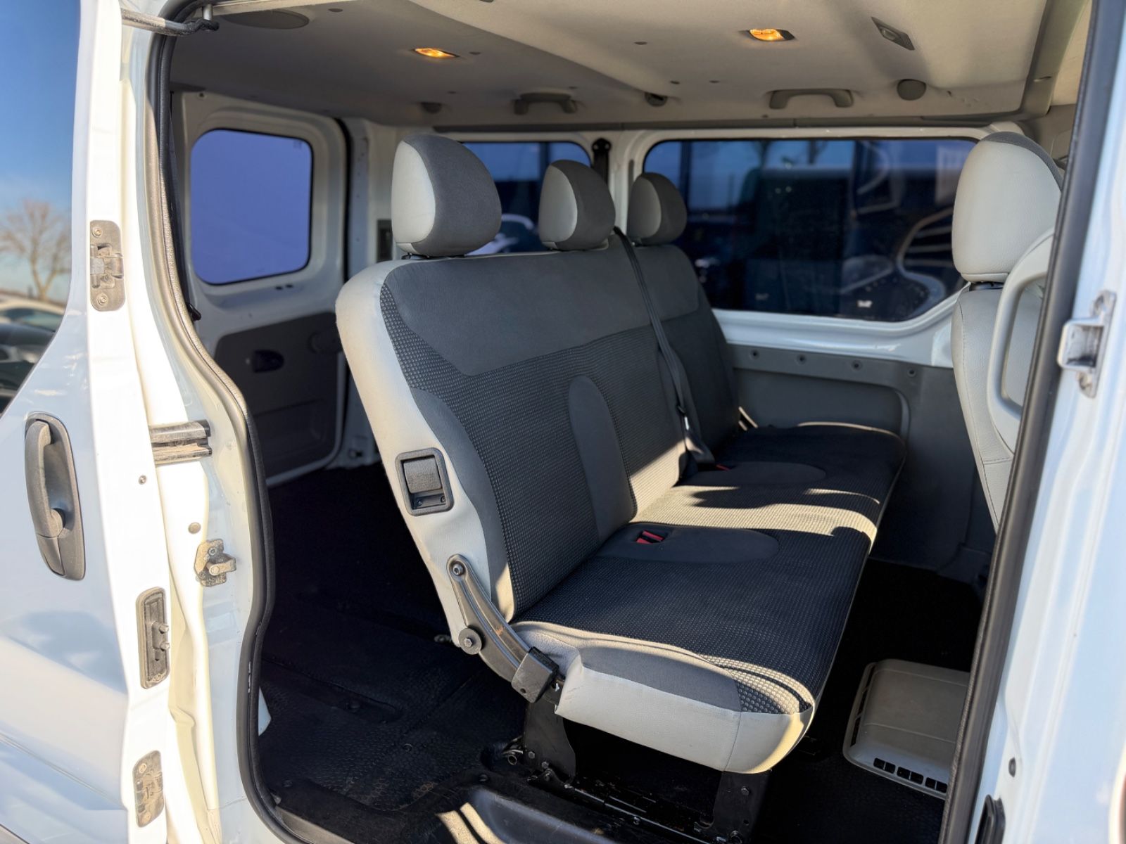 Vivaro Kombi  L1H1 2,7t 2.5 CDTI Klima