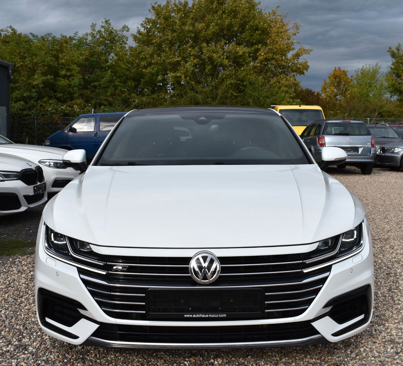 Fahrzeugabbildung Volkswagen Arteon R-Line 4Motion PANO/AHK/STH/MASAGE/DYNAUD