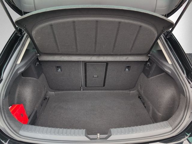 Leon 1.5 eTSI DSG FR LED+NAVI+KAMERA+ACC+SIZ+NSW