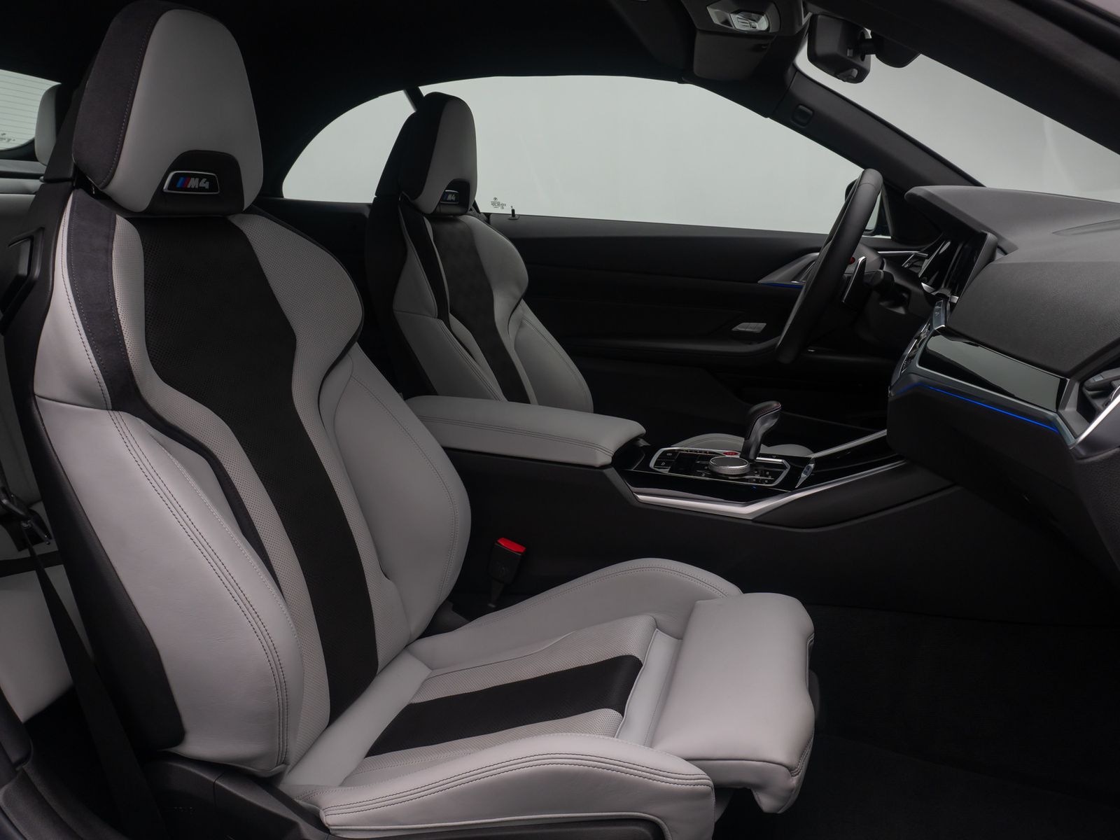 Fahrzeugabbildung BMW M4 Competition Cabrio DAB Laser HUD Alarm 19Zoll