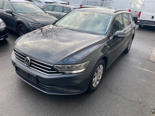 Volkswagen Passat Variant 1.6 TDI DSG*LED*NAVI*1.HAND*CAM