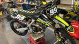 Triumph TF-450 RC EDITION AM LAGER / INKL. TEAMDEKOR - TRIUMPH TF 450 RC EDITION
