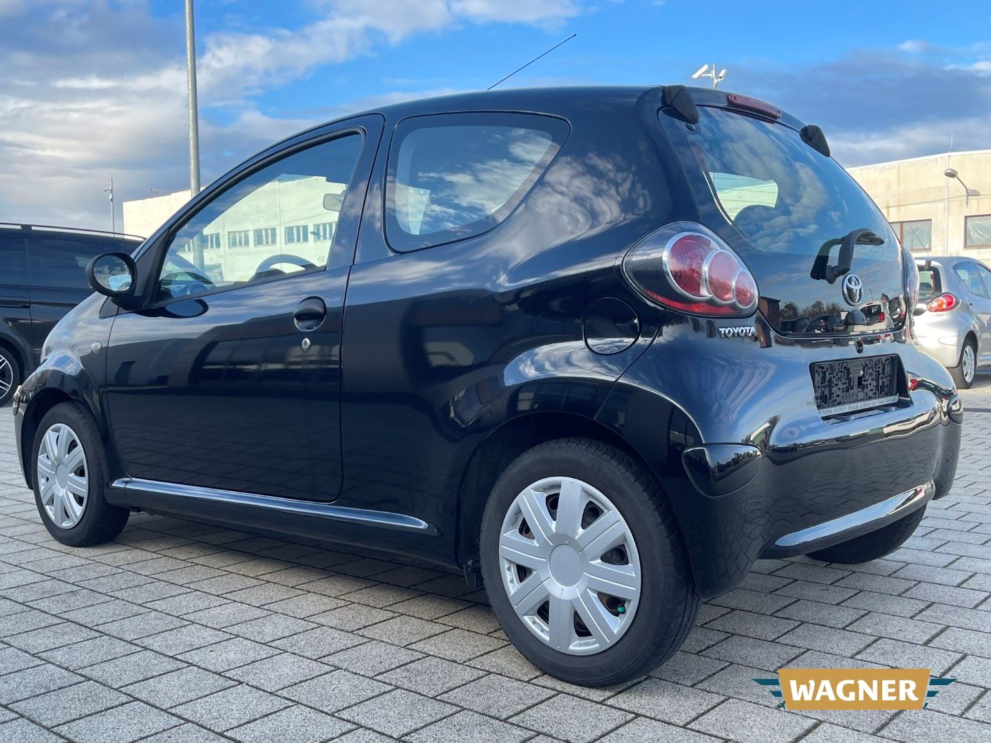 Fahrzeugabbildung Toyota Aygo Basis Servolenkung Radio TÜV 05/2026