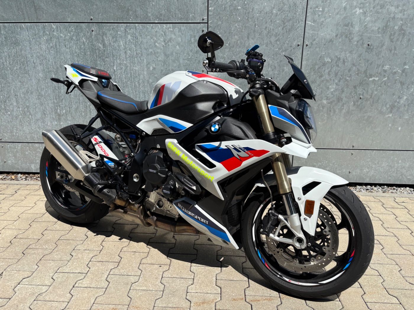 Fahrzeugabbildung BMW S 1000 R M Paket, Carbonräder viel Zubehör